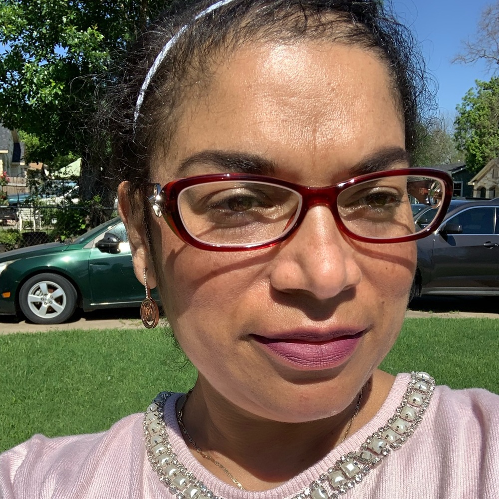 Meet your Posher, Denise